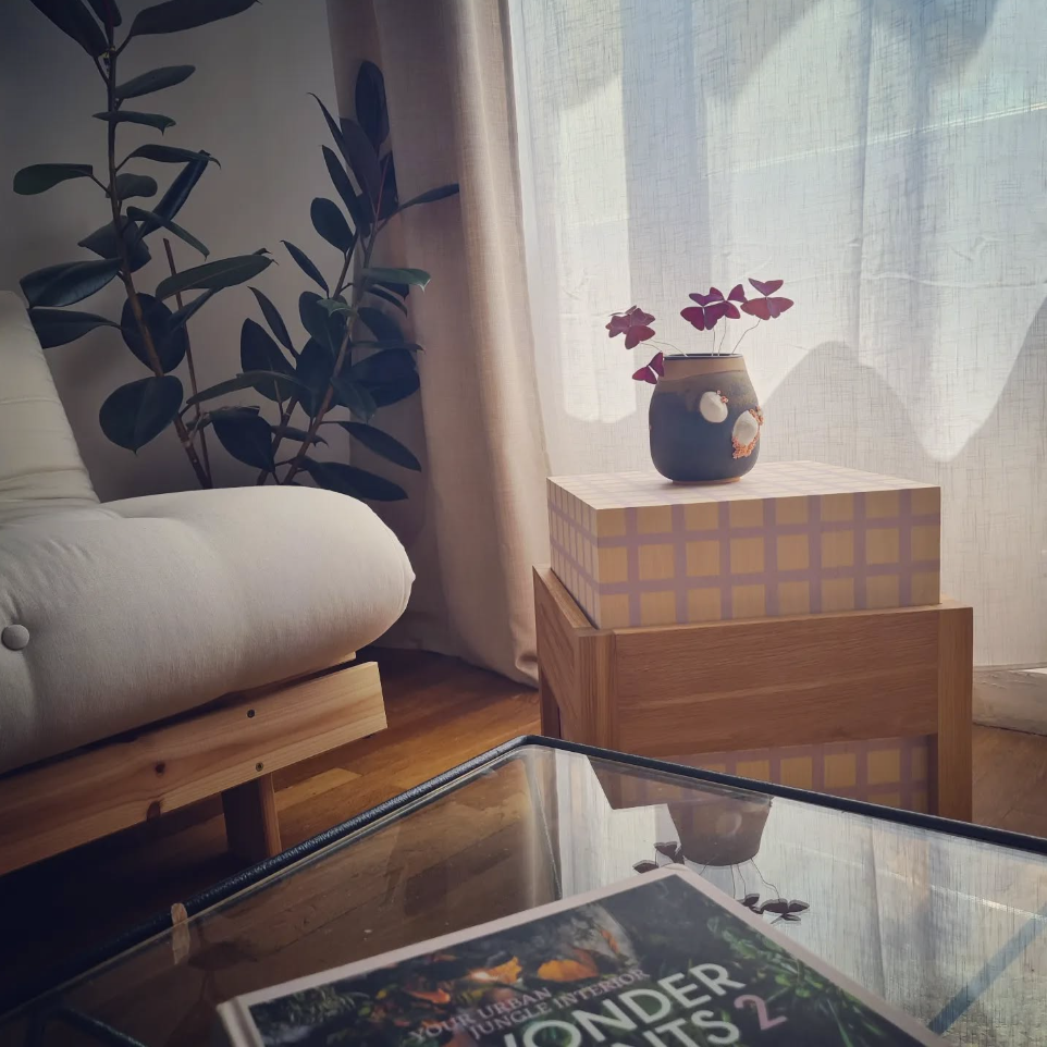 Tabouret PIXIE en situation - Siège design bois naturel contemporain