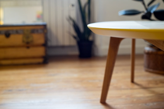 détail chanfrein jaune - table basse 